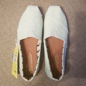 TOMS - Aqua